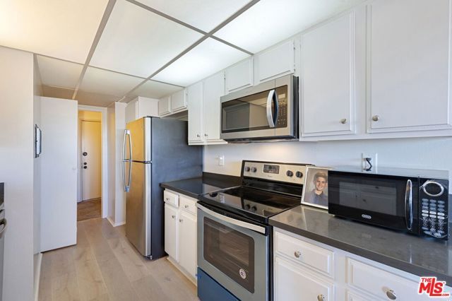 12400 Montecito Road 403, Seal Beach, CA 90740