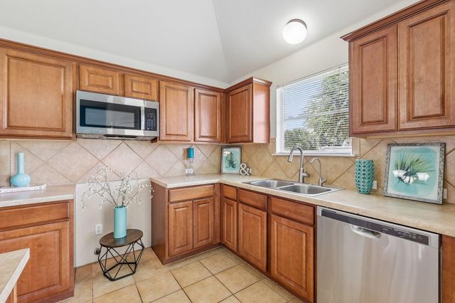102 Thompson TRL, Bastrop, TX 78602