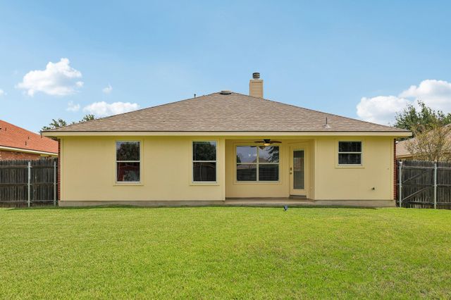 102 Thompson TRL, Bastrop, TX 78602