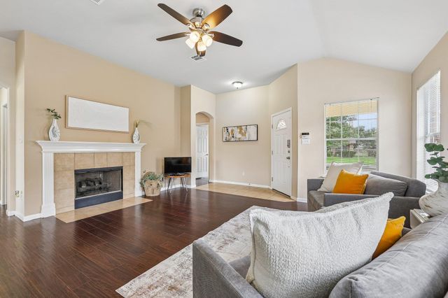102 Thompson TRL, Bastrop, TX 78602