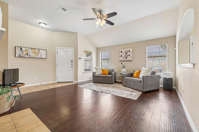 102 Thompson TRL, Bastrop, TX 78602