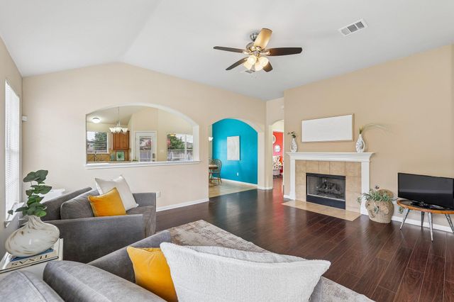 102 Thompson TRL, Bastrop, TX 78602