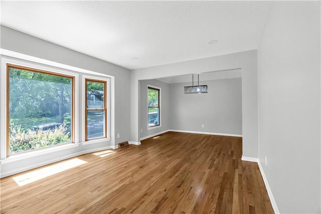 14842 W 90th Terrace, Lenexa, KS 66215
