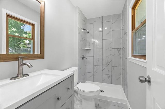 14842 W 90th Terrace, Lenexa, KS 66215