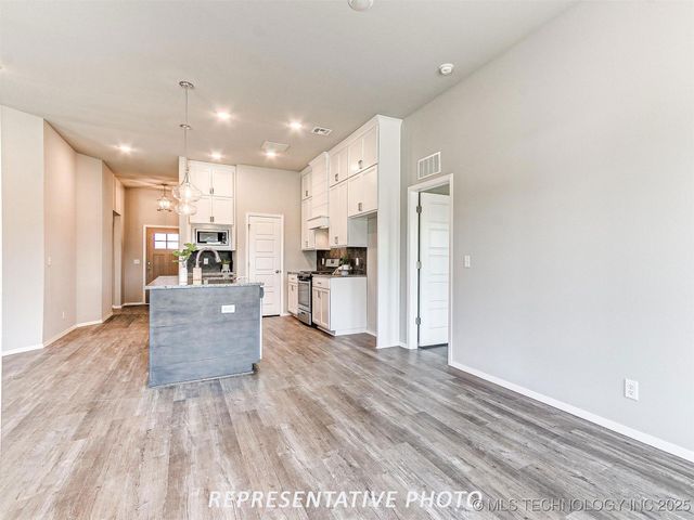 13159 S 72nd East Avenue, Bixby, OK 74008