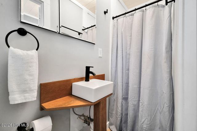 421 Lockwood Folly Road SE, Bolivia, NC 28422