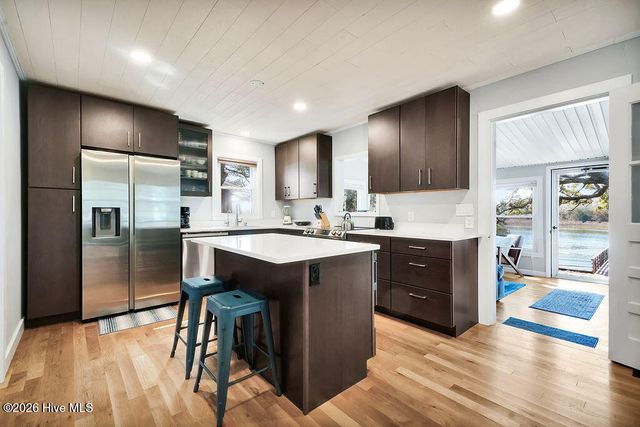 421 Lockwood Folly Road SE, Bolivia, NC 28422