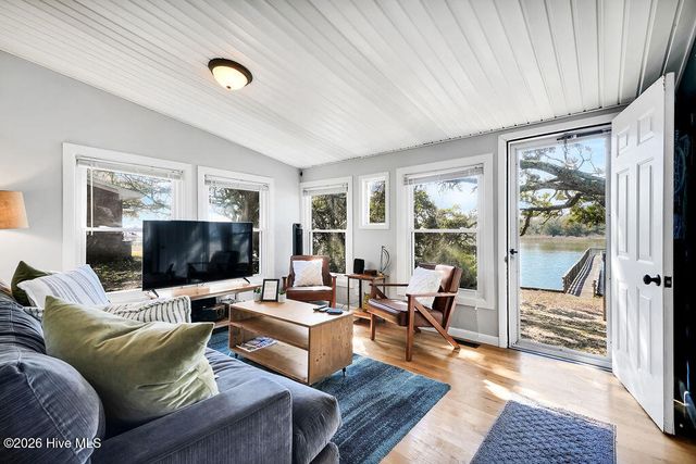 421 Lockwood Folly Road SE, Bolivia, NC 28422