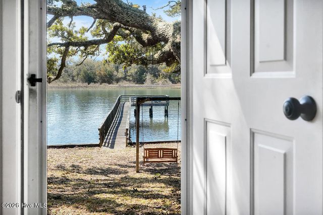 421 Lockwood Folly Road SE, Bolivia, NC 28422