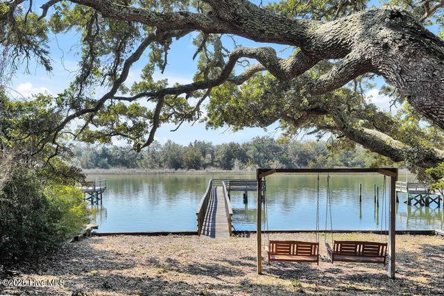 421 Lockwood Folly Road SE, Bolivia, NC 28422