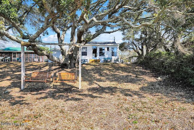 421 Lockwood Folly Road SE, Bolivia, NC 28422