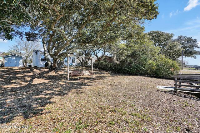 421 Lockwood Folly Road SE, Bolivia, NC 28422