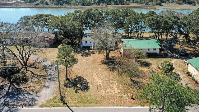 421 Lockwood Folly Road SE, Bolivia, NC 28422