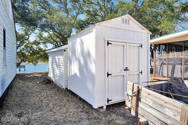 421 Lockwood Folly Road SE, Bolivia, NC 28422