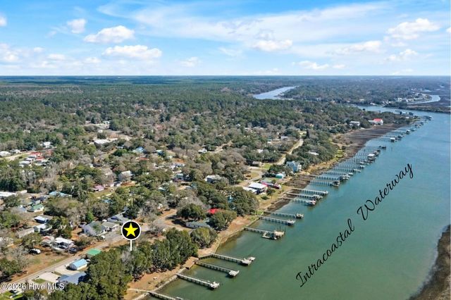 421 Lockwood Folly Road SE, Bolivia, NC 28422