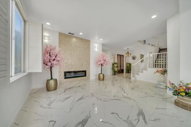 2105 Steinbeck, Modesto, CA 95356