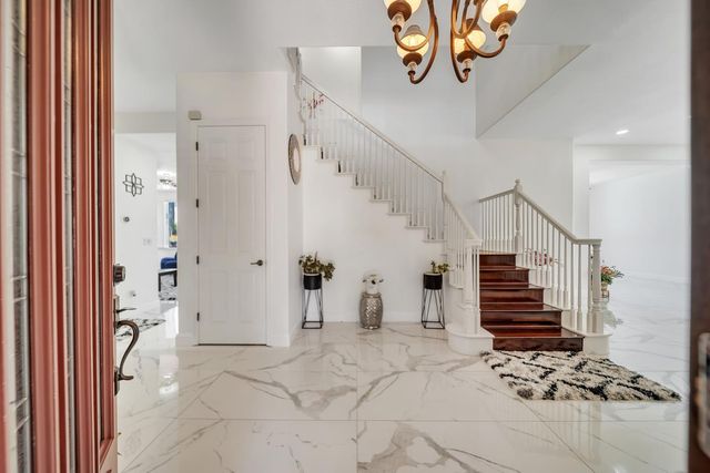 2105 Steinbeck, Modesto, CA 95356