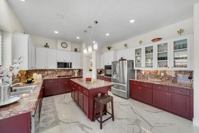 2105 Steinbeck, Modesto, CA 95356