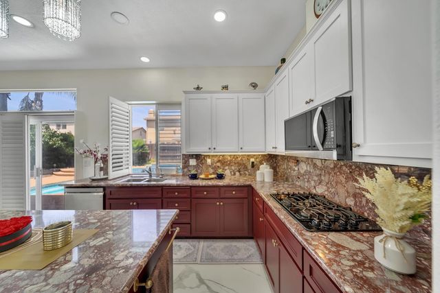 2105 Steinbeck, Modesto, CA 95356