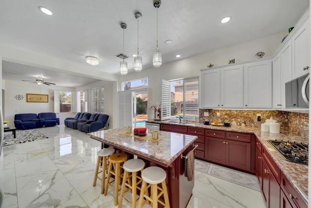 2105 Steinbeck, Modesto, CA 95356