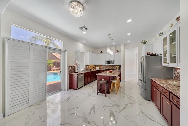 2105 Steinbeck, Modesto, CA 95356