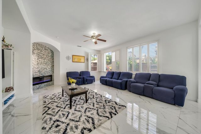 2105 Steinbeck, Modesto, CA 95356