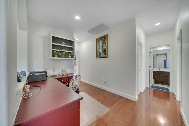2105 Steinbeck, Modesto, CA 95356