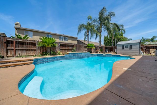 2105 Steinbeck, Modesto, CA 95356