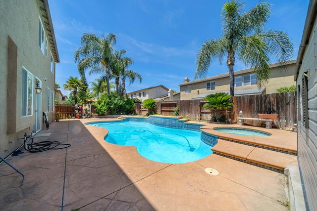2105 Steinbeck, Modesto, CA 95356