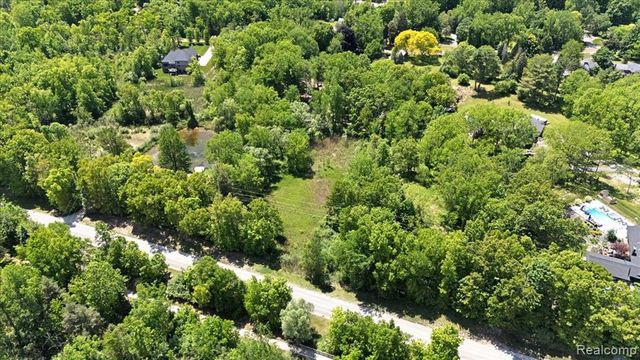 1111 Sheldon Road, Rochester Hills, MI 48306