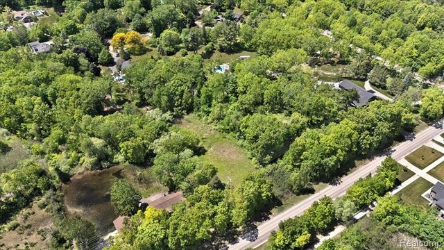 1111 Sheldon Road, Rochester Hills, MI 48306