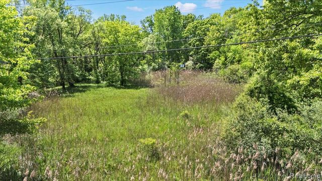 1111 Sheldon Road, Rochester Hills, MI 48306