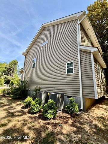 175 S Carlisle Street, Southern Pines, NC 28387