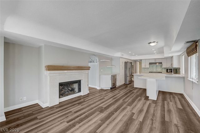 8708 Captains Place, Las Vegas, NV 89117