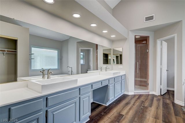 8708 Captains Place, Las Vegas, NV 89117