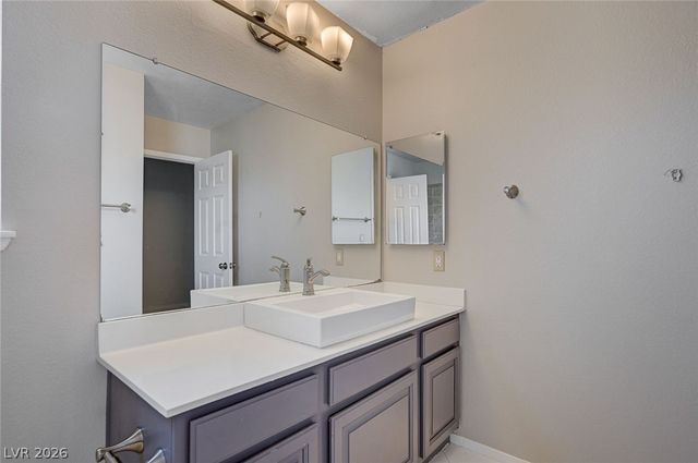 8708 Captains Place, Las Vegas, NV 89117