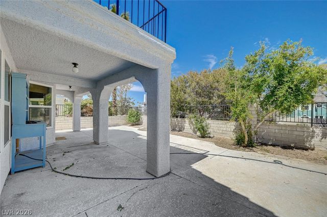 8708 Captains Place, Las Vegas, NV 89117