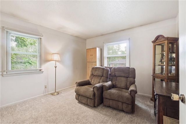 16704 Ellisonway Way, Independence, MO 64055
