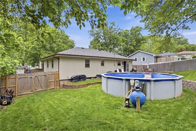 16704 Ellisonway Way, Independence, MO 64055