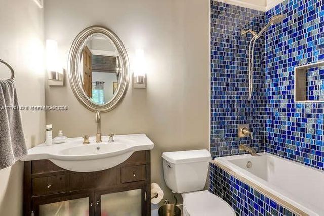2869 W Trade Avenue, Miami, FL 33133