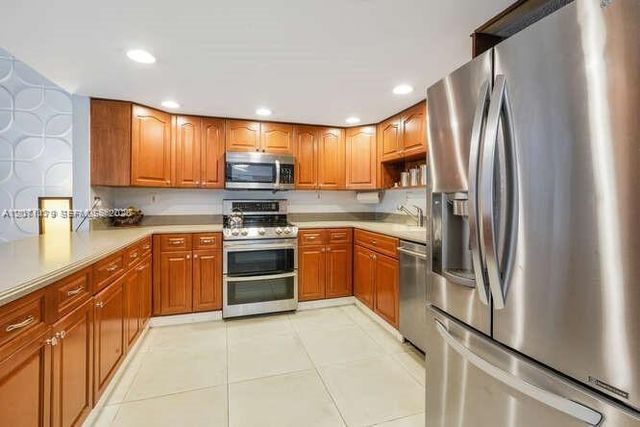 2869 W Trade Avenue, Miami, FL 33133