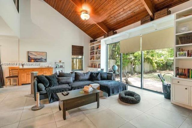 2869 W Trade Avenue, Miami, FL 33133