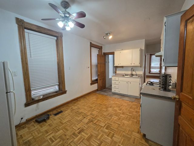 1736 W Beach Avenue 1, Chicago, IL 60622