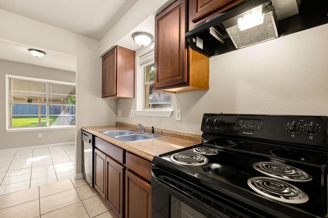 7803 Bunker Wood Lane, Houston, TX 77086