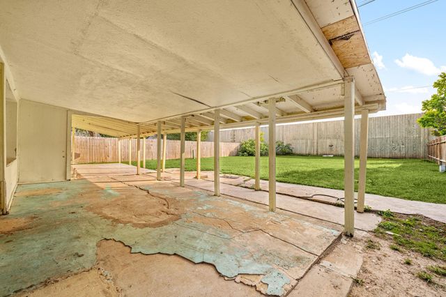 7803 Bunker Wood Lane, Houston, TX 77086