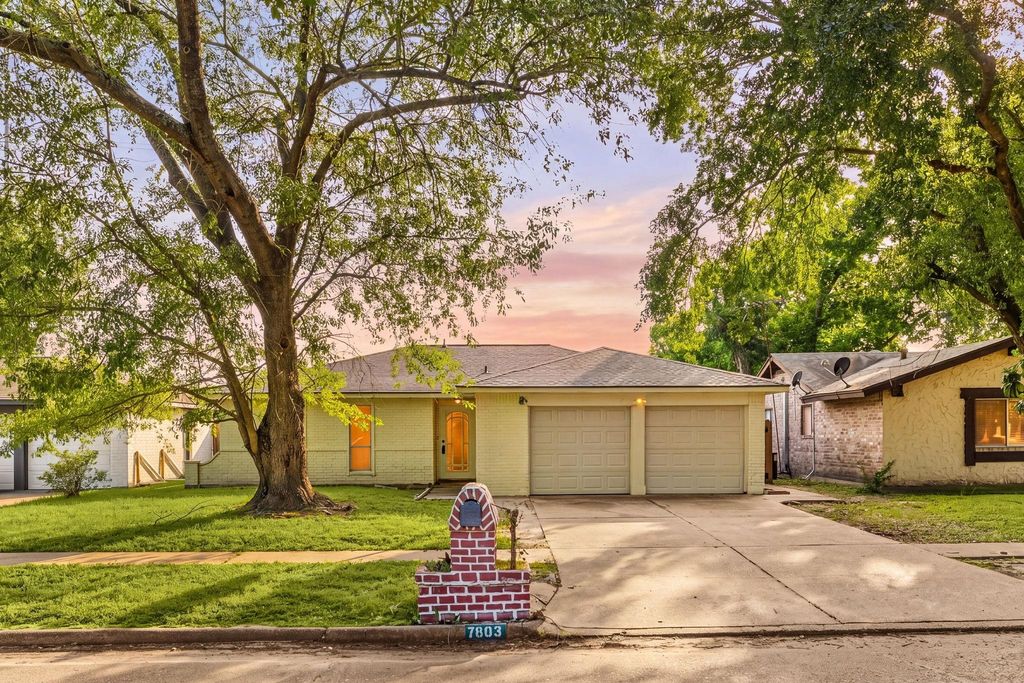 7803 Bunker Wood Lane, Houston, TX 77086