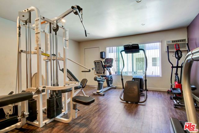 14849 Vanowen Street, Van Nuys (los Angeles), CA 91405