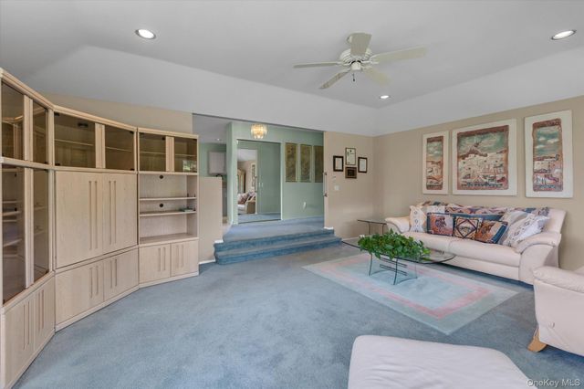 35 Lakebridge Drive S, Kings Park, NY 11754