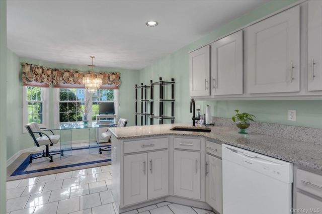 35 Lakebridge Drive S, Kings Park, NY 11754