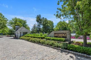 35 Lakebridge Drive S, Kings Park, NY 11754